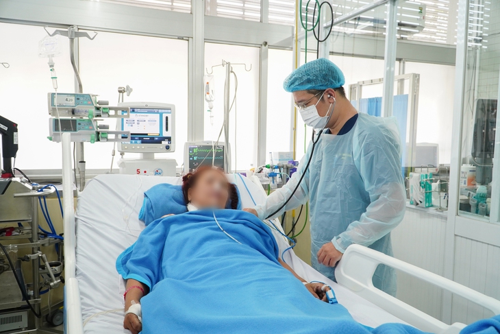 Cứu sống người phụ nữ bị đâm 17 nhát- Ảnh 1.