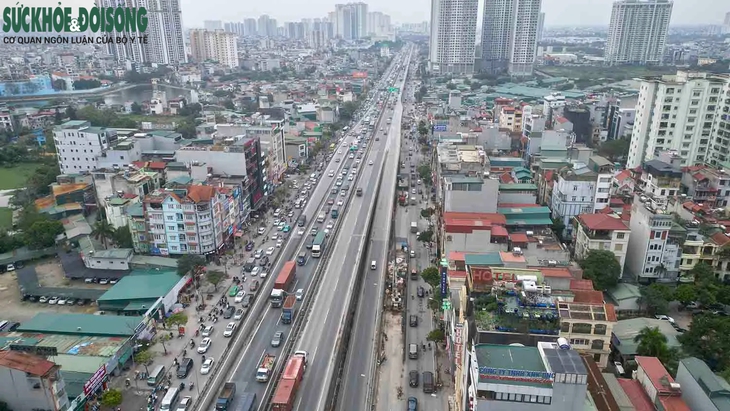 Nhiều tuyến đường Hà Nội ùn tắc cục bộ những ngày giáp Tết- Ảnh 3.