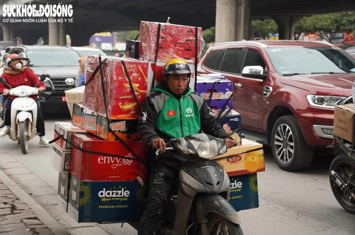 Nhiều tuyến đường Hà Nội ùn tắc cục bộ những ngày giáp Tết- Ảnh 12.