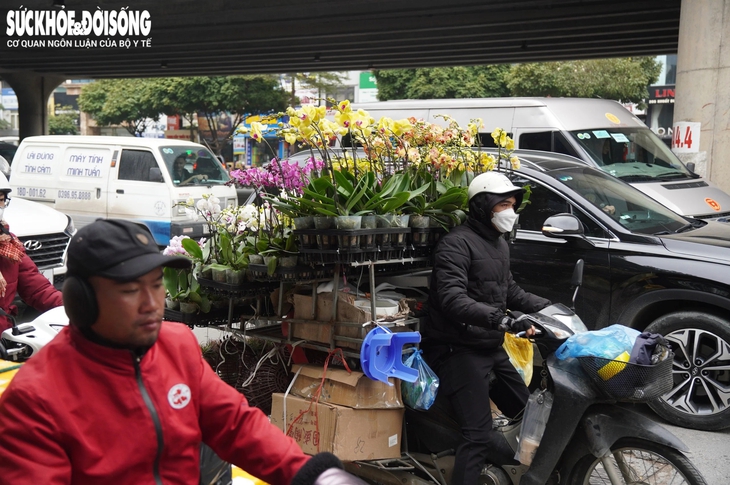 Nhiều tuyến đường Hà Nội ùn tắc cục bộ những ngày giáp Tết- Ảnh 13.