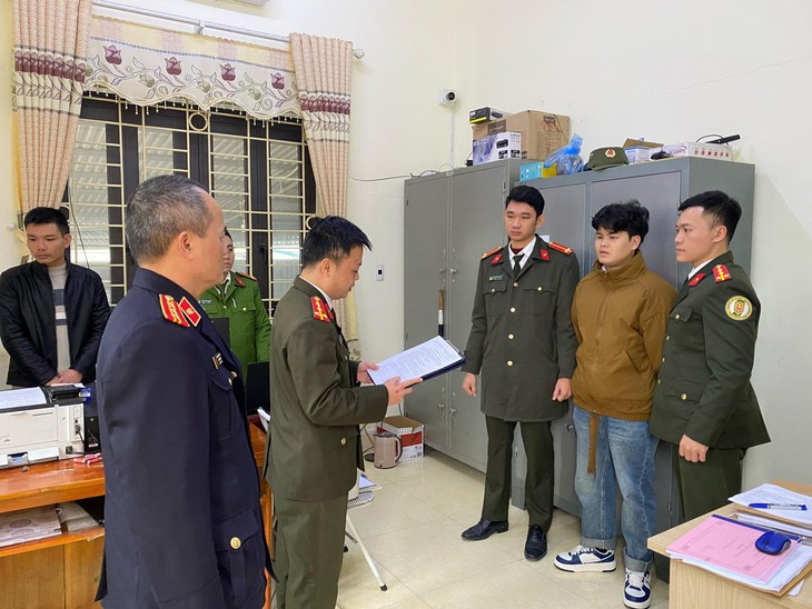 Bắt đối tượng đưa người sang Myanmar làm 'việc nhẹ lương cao'- Ảnh 1.