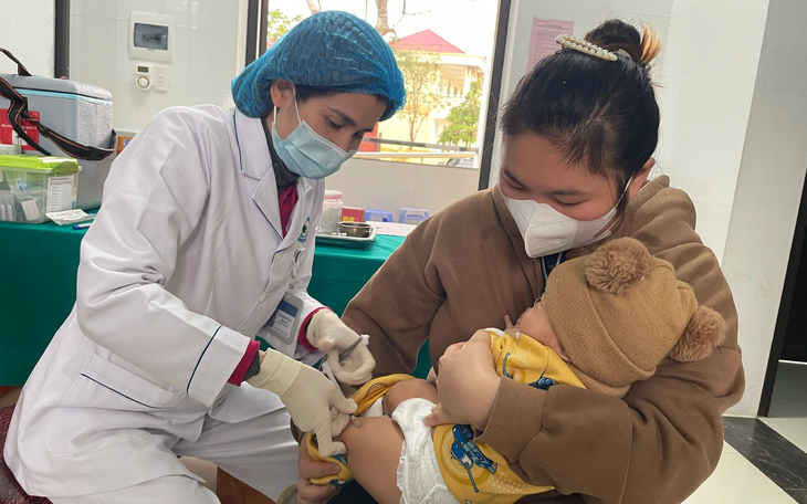 Sẽ có thêm khoảng 2,8 triệu liều vaccine 5 trong 1, phụ huynh không còn lo thiếu mũi 2, 3