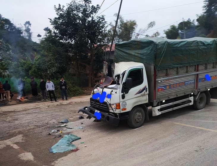Va chạm với xe đầu kéo lúc rạng sáng, 1 người tử vong tại chỗ- Ảnh 3.