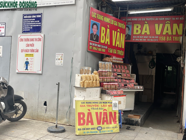 Hoa mắt với con phố nhiều ‘Bà Vân’ nhất Hà Nội- Ảnh 2.