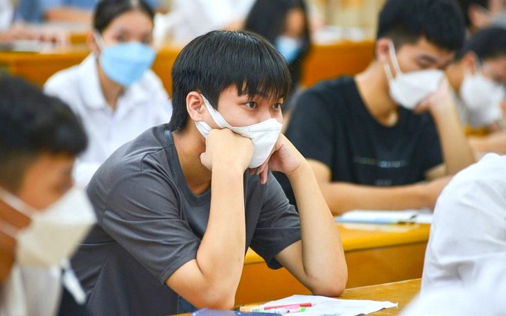 Băn khoăn tăng học phí đại học có đi kèm với tăng chất lượng