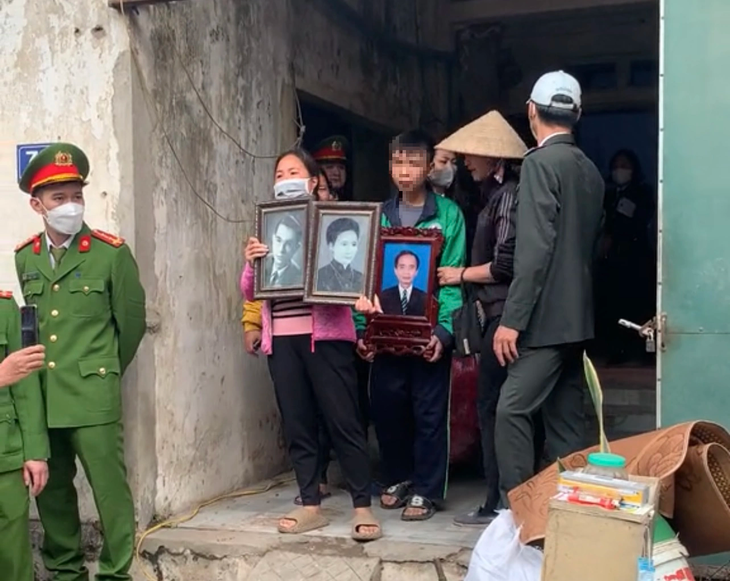 Thực hư thông tin mẹ chồng đuổi con dâu và cháu ra khỏi nhà ở Hà Nội- Ảnh 1.