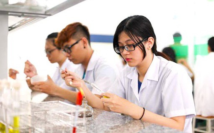 Không đào tạo từ xa các ngành thuộc lĩnh vực sức khoẻ có cấp chứng chỉ hành nghề