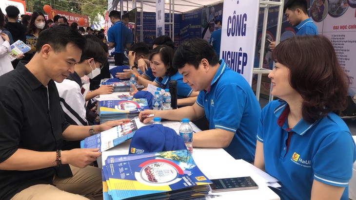 Thêm trường đại học lớn xét tuyển bằng điểm học bạ- Ảnh 1.
