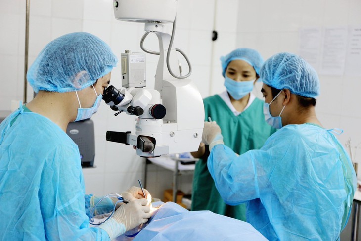 Glôcom - kẻ đánh cắp thị lực thầm lặng!- Ảnh 4. Glôcom - kẻ đánh cắp thị lực thầm lặng!- Ảnh 4.