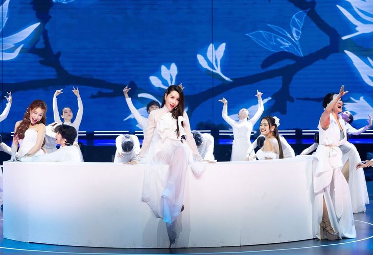Lưu Hương Giang: 'Người ta cứ nói showbiz phức tạp, mình lại thấy may mắn'- Ảnh 1.