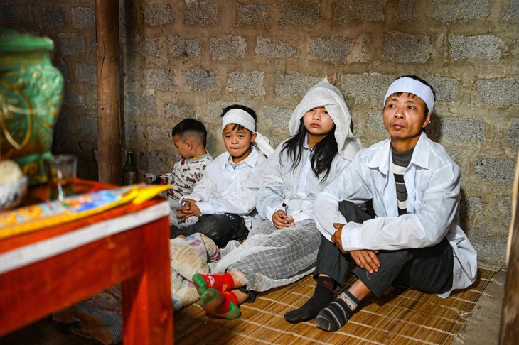 Mẹ tử nạn trên đường đi làm ngày cận Tết, 3 con nhỏ rơi vào cảnh tương lai mịt mù- Ảnh 1. Mẹ tử nạn trên đường đi làm ngày cận Tết, 3 con nhỏ rơi vào cảnh tương lai mịt mù- Ảnh 1.