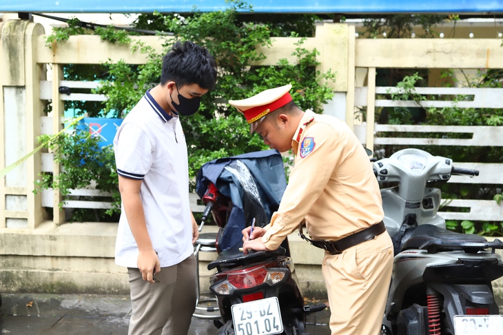 Hơn 19.000 thông báo học sinh vi phạm giao thông được gửi về các trường học- Ảnh 2.