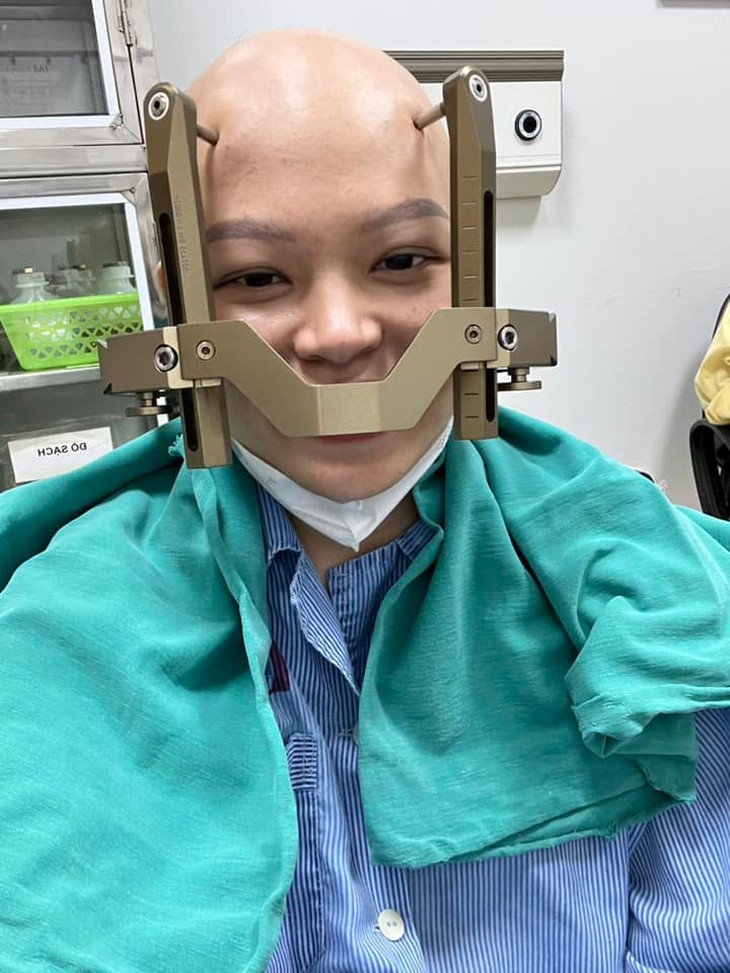 Nữ chiến sỹ công an bị ung thư giai đoạn cuối mong được kéo dài sự sống để có thêm thời gian bên con nhỏ- Ảnh 2. Nữ chiến sỹ công an bị ung thư giai đoạn cuối mong được kéo dài sự sống để có thêm thời gian bên con nhỏ- Ảnh 2.