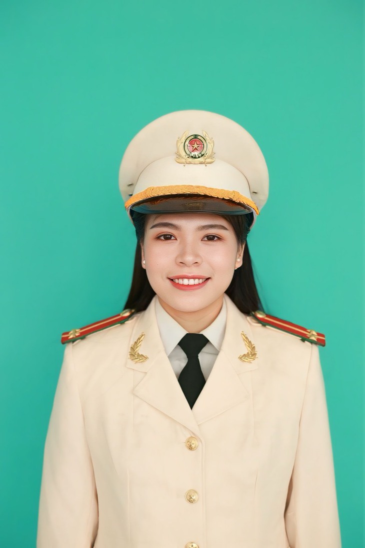 Nữ chiến sỹ công an bị ung thư giai đoạn cuối mong được kéo dài sự sống để có thêm thời gian bên con nhỏ- Ảnh 3. Nữ chiến sỹ công an bị ung thư giai đoạn cuối mong được kéo dài sự sống để có thêm thời gian bên con nhỏ- Ảnh 3.