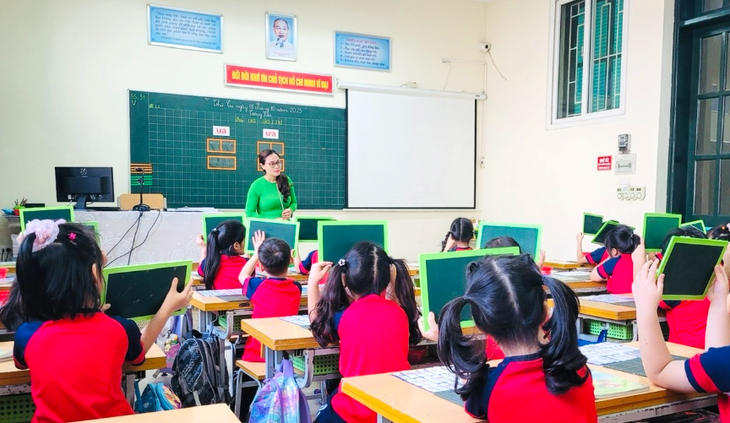 Đề xuất miễn học phí cho con giáo viên: Cân nhắc kỹ, tránh ‘đặc quyền, đặc lợi’- Ảnh 1.