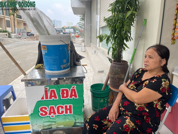 Người dân khốn khổ khi lưu thông qua đoạn đường đang thi công ở Hà Nội- Ảnh 9.