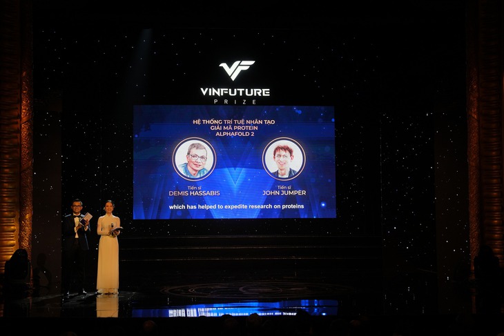 Hai Chủ nhân Giải thưởng VinFuture nhận giải Nobel Hóa học 2024- Ảnh 1. Hai Chủ nhân Giải thưởng VinFuture nhận giải Nobel Hóa học 2024- Ảnh 1.