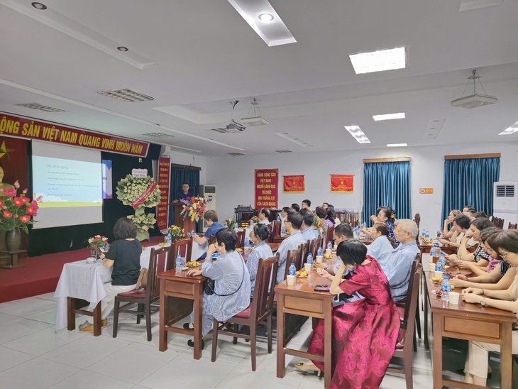 Hưởng ứng Ngày Thị giác thế giới: Ưu tiên chăm sóc mắt trẻ em- Ảnh 2.