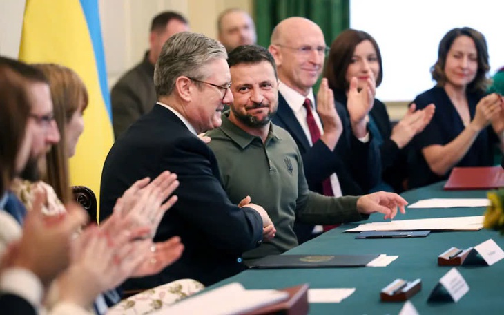 Ukraine tìm kiếm sự hỗ trợ từ Anh trong thời điểm khó khăn