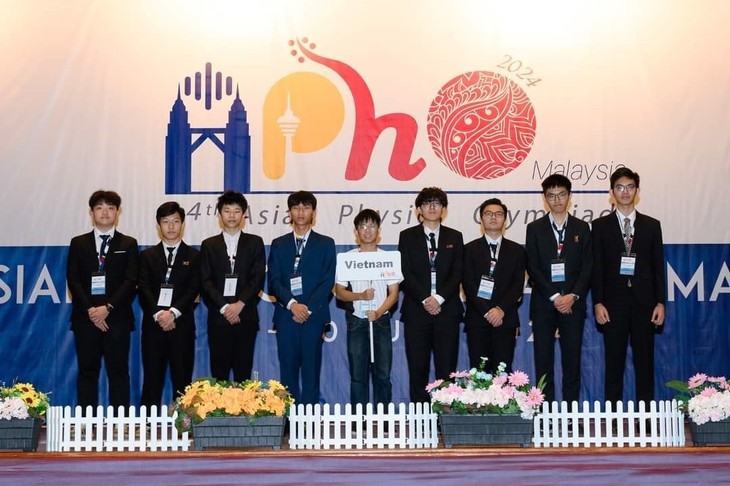 Việt Nam giành 12 Huy chương Vàng các kỳ thi Olympic quốc tế- Ảnh 2.