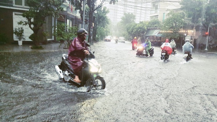 Bắc Bộ trời nắng, Quảng Trị đến Phú Yên mưa to- Ảnh 2.