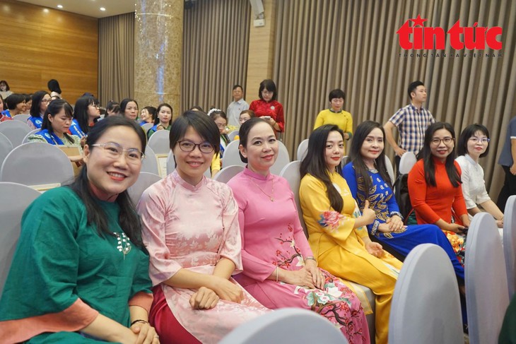 Tôn vinh 4 tập thể, 11 cá nhân xuất sắc tại Lễ trao giải thưởng Phụ nữ Việt Nam năm 2024- Ảnh 4. Tôn vinh 4 tập thể, 11 cá nhân xuất sắc tại Lễ trao giải thưởng Phụ nữ Việt Nam năm 2024- Ảnh 4.