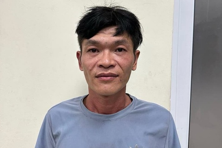 Bắt tạm giam đối tượng dùng chiêu lạ cướp điện thoại- Ảnh 1. Bắt tạm giam đối tượng dùng chiêu lạ cướp điện thoại- Ảnh 1.