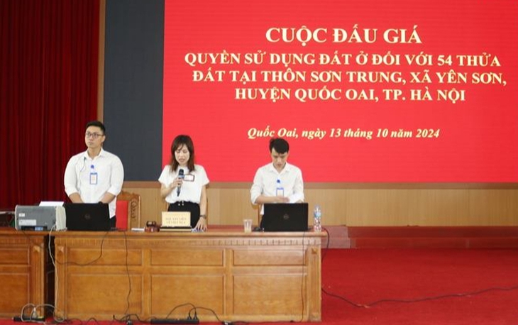 Huyện Quốc Oai đấu giá thành công 54 lô đất sau gần 20 tiếng- Ảnh 1.