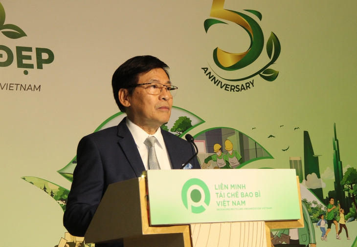 Ông Phạm Phú Ngọc Trai - Chủ tịch Liên minh Tái chế Bao bì Việt Nam chia sẻ về mục tiêu hoạt động. Ảnh: Xuân Dự Ông Phạm Phú Ngọc Trai - Chủ tịch Liên minh Tái chế Bao bì Việt Nam chia sẻ về mục tiêu hoạt động. Ảnh: Xuân Dự