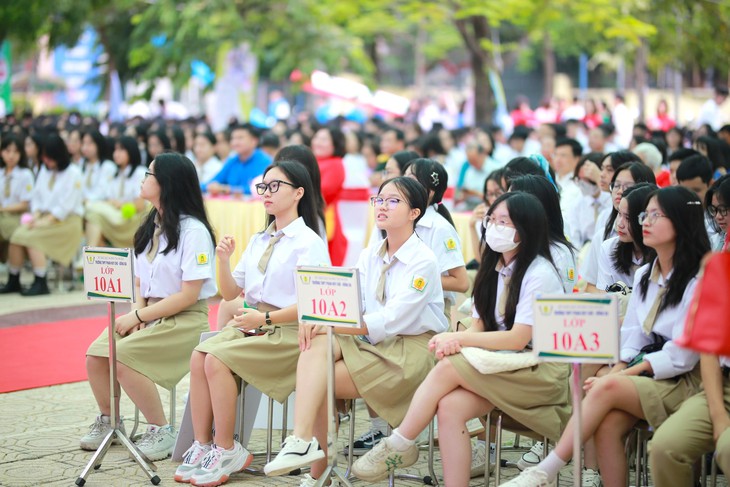 Vì sao chưa áp quy định nghỉ thứ Bảy với tất cả các trường?- Ảnh 1. Vì sao chưa áp quy định nghỉ thứ Bảy với tất cả các trường?- Ảnh 1.