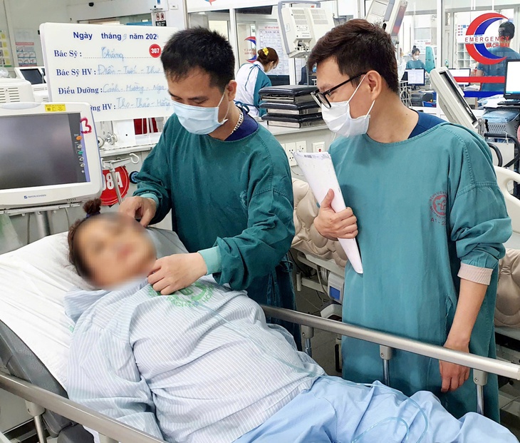Nhiều người nhập viện vì uống 5-6 lít nước/ngày để chữa bệnh- Ảnh 1.