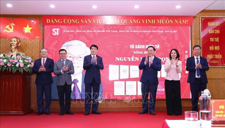 Ra mắt Tủ sách điện tử Tổng Bí thư Nguyễn Phú Trọng- Ảnh 4. Ra mắt Tủ sách điện tử Tổng Bí thư Nguyễn Phú Trọng- Ảnh 4.