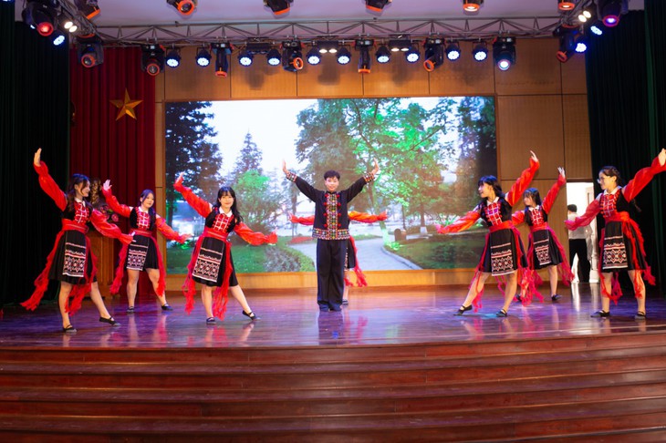 Cao đẳng Dược Trung ương Hải Dương khai giảng năm học với nhiều mã ngành mới- Ảnh 1. Cao đẳng Dược Trung ương Hải Dương khai giảng năm học với nhiều mã ngành mới- Ảnh 1.