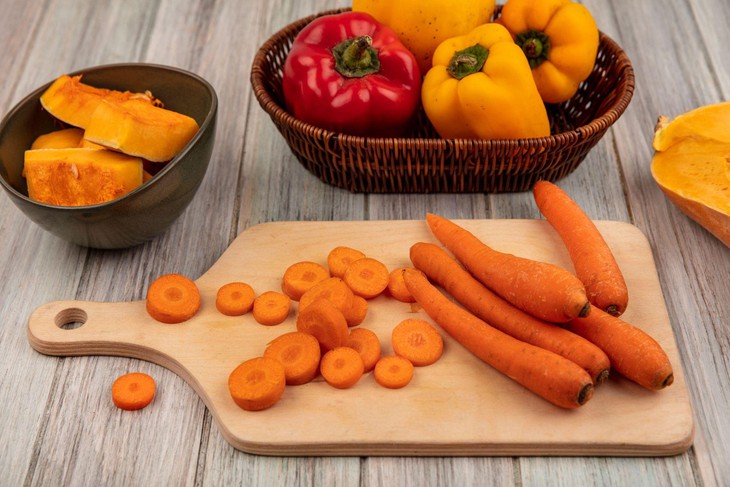 Người nhiễm HIV nên bổ sung vitamin nào để nâng cao sức khỏe?- Ảnh 2.