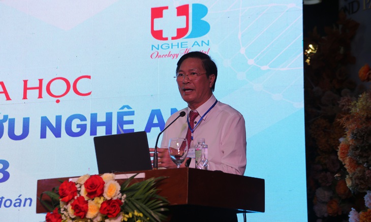 Bệnh viện Ung bướu Nghệ An tổ chức Hội nghị khoa học Ứng dụng kỹ thuật cao trong chẩn đoán và điều trị ung thư- Ảnh 2.