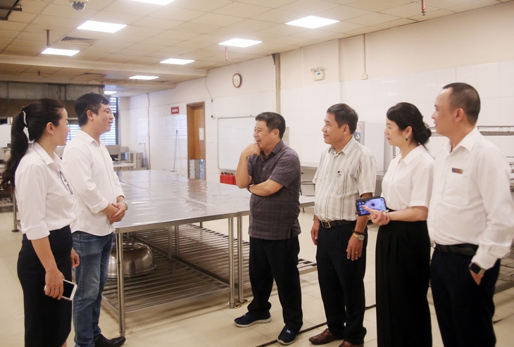 Bảo đảm ATTP tuyệt đối bữa ăn của ĐBQH tham dự Kỳ họp thứ 8, Quốc hội khóa XV- Ảnh 7. Bảo đảm ATTP tuyệt đối bữa ăn của ĐBQH tham dự Kỳ họp thứ 8, Quốc hội khóa XV- Ảnh 7.