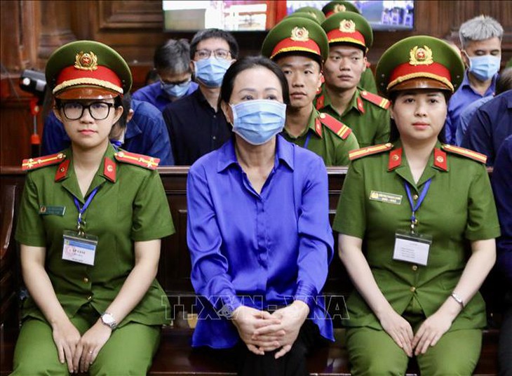 Xét xử vụ án Vạn Thịnh Phát giai đoạn 2: Bị cáo Trương Mỹ Lan nhận án tù chung thân- Ảnh 1. Xét xử vụ án Vạn Thịnh Phát giai đoạn 2: Bị cáo Trương Mỹ Lan nhận án tù chung thân- Ảnh 1.