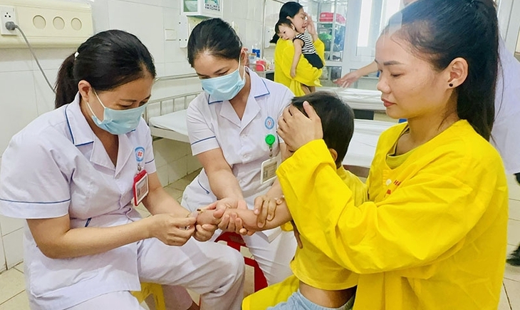 Thanh Hóa đối diện nguy cơ bùng phát dịch sởi- Ảnh 1.