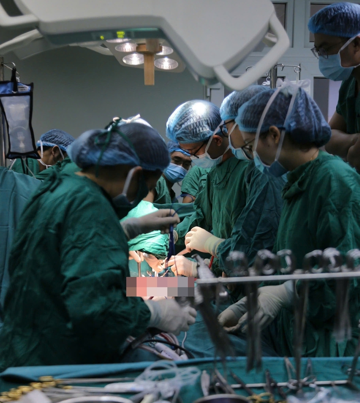 Thứ trưởng Bộ Y tế: Phát triển y tế chuyên sâu cần phải quan tâm phát triển thêm y tế số và y tế xanh, bảo vệ môi trường- Ảnh 2. Thứ trưởng Bộ Y tế: Phát triển y tế chuyên sâu cần phải quan tâm phát triển thêm y tế số và y tế xanh, bảo vệ môi trường- Ảnh 2.