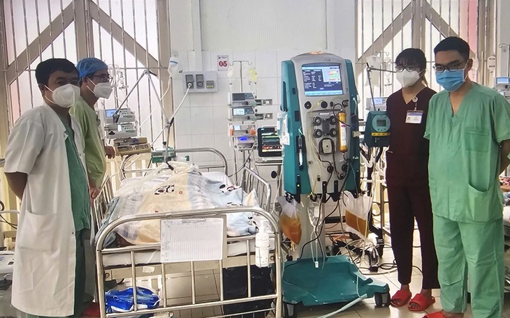 Cứu sống trẻ sơ sinh có gan, ruột nằm ngoài ổ bụng- Ảnh 3.