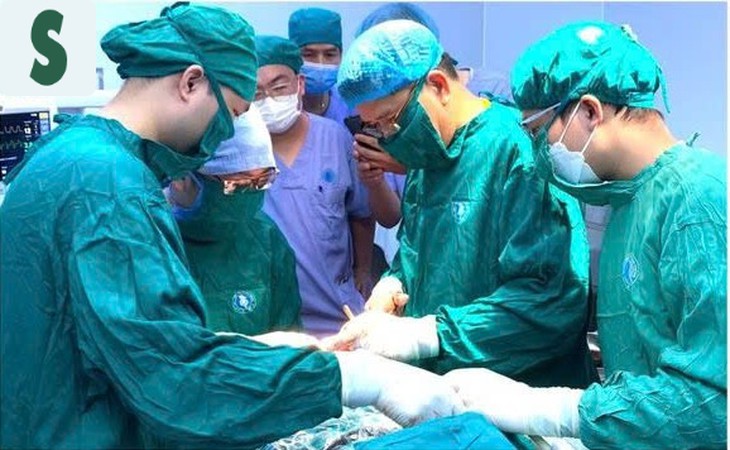 Bệnh viện Trẻ em Hải Phòng phẫu thuật thành công cho trẻ bị tụ máu não- Ảnh 1.