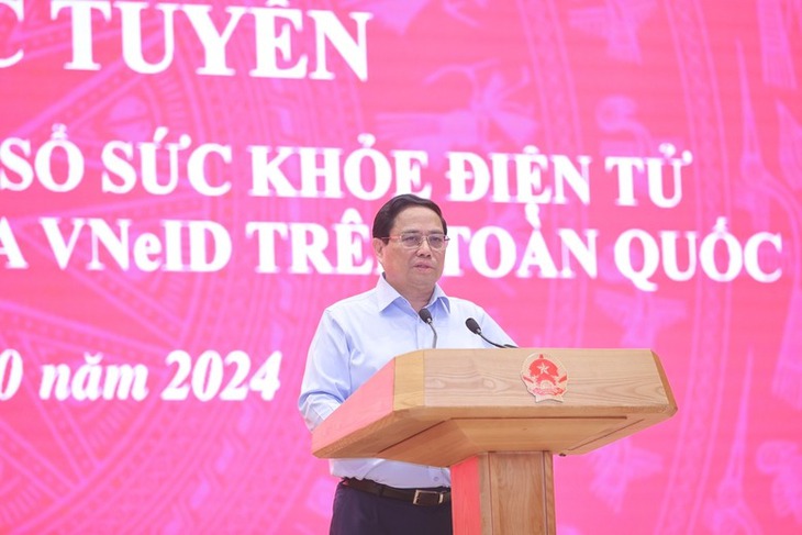 Thủ tướng: Mục tiêu mỗi công dân đều sở hữu một sổ sức khỏe điện tử trên VNeID- Ảnh 1.