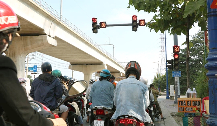 Quy định về tín hiệu đèn giao thông được thay đổi thế nào từ năm 2025?- Ảnh 1.