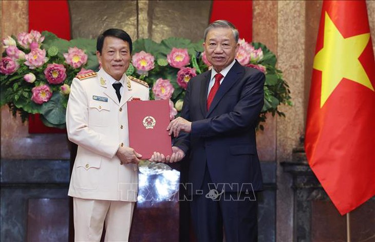 Tổng Bí thư, Chủ tịch nước trao quyết định thăng quân hàm Đại tướng, Thượng tướng cho lãnh đạo Công an và Quân đội- Ảnh 1. Tổng Bí thư, Chủ tịch nước trao quyết định thăng quân hàm Đại tướng, Thượng tướng cho lãnh đạo Công an và Quân đội- Ảnh 1.