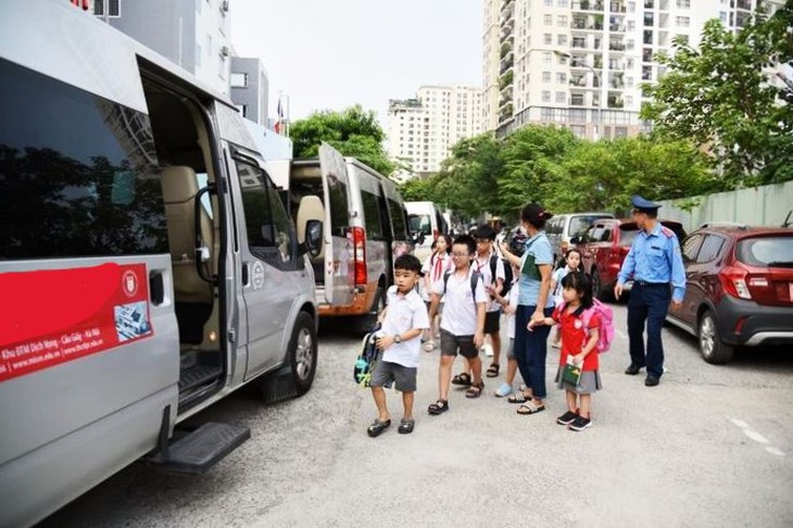 Hà Nội tăng cường kiểm tra xe hợp đồng đưa đón học sinh- Ảnh 2. Hà Nội tăng cường kiểm tra xe hợp đồng đưa đón học sinh- Ảnh 2.