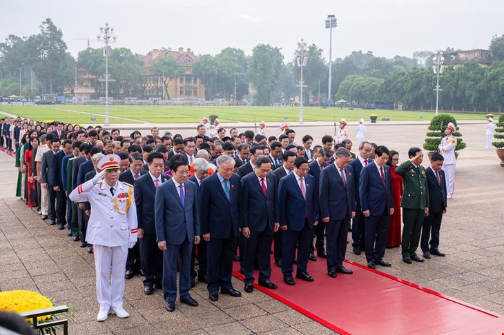 Lãnh đạo Đảng, Nhà nước và ĐBQH viếng Chủ tịch Hồ Chí Minh trước giờ khai mạc Kỳ họp 8- Ảnh 4. Lãnh đạo Đảng, Nhà nước và ĐBQH viếng Chủ tịch Hồ Chí Minh trước giờ khai mạc Kỳ họp 8- Ảnh 4.