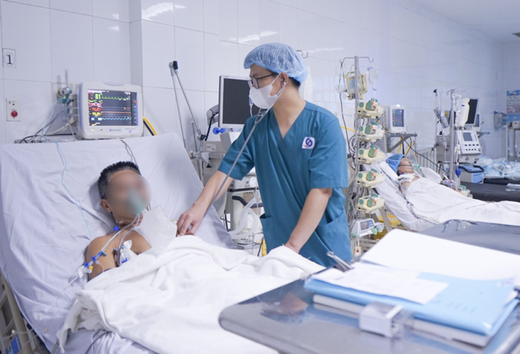 Cách cấp cứu cho người có dấu hiệu quá sức khi tập luyện thể dục, thể thao- Ảnh 2.