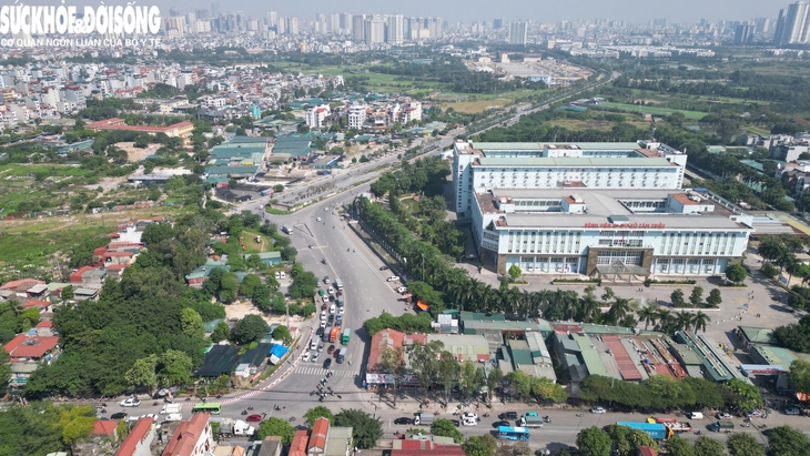 Cầu vượt tại Hà Nội chậm tiến độ gây ùn tắc nhiều năm- Ảnh 3. Cầu vượt tại Hà Nội chậm tiến độ gây ùn tắc nhiều năm- Ảnh 3.