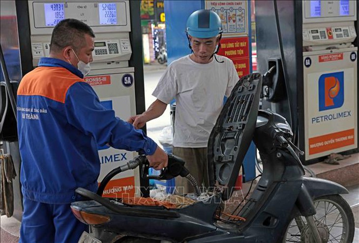 VPI dự báo giá xăng dầu có thể giảm 3% trong kỳ điều hành ngày 24/10- Ảnh 1. VPI dự báo giá xăng dầu có thể giảm 3% trong kỳ điều hành ngày 24/10- Ảnh 1.