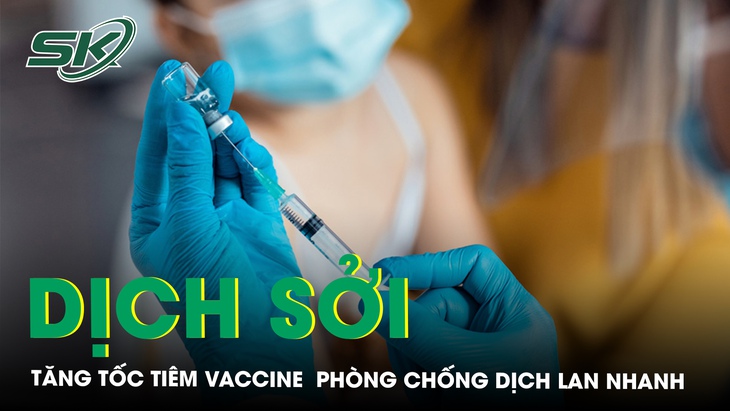 Trẻ mắc sởi nên đi khám tại cơ sở y tế để được bác sĩ đánh giá mức độ bệnh- Ảnh 1. Trẻ mắc sởi nên đi khám tại cơ sở y tế để được bác sĩ đánh giá mức độ bệnh- Ảnh 1.